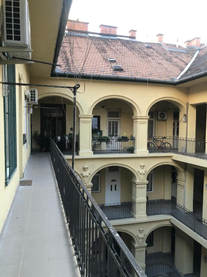 V57 Apartment Oktogon Budapest Ngoại thất bức ảnh